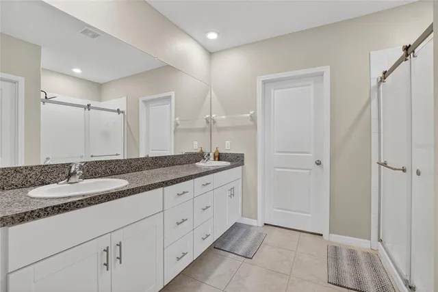 a bathroom with a toilet