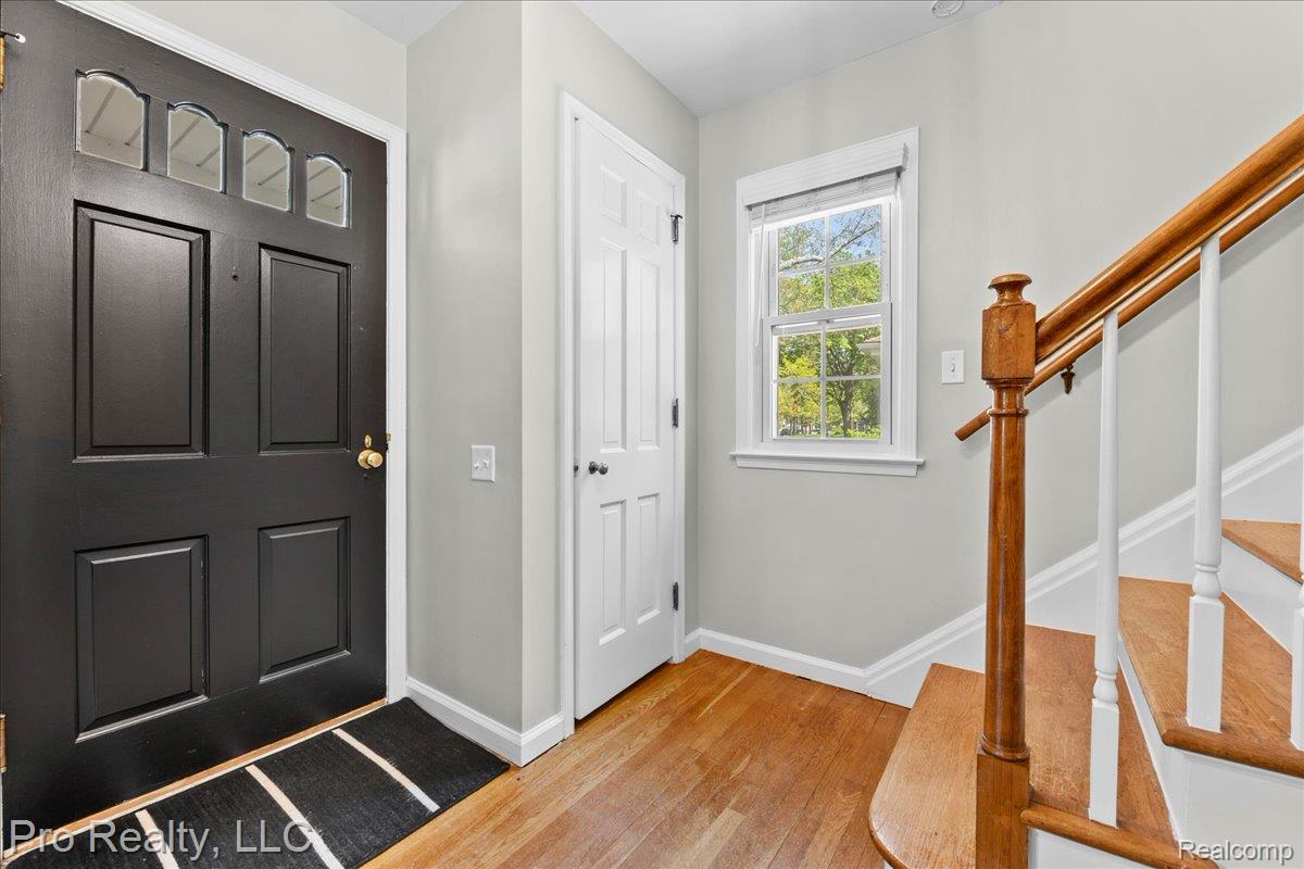 429 Roland Road Grosse Pointe, MI 48236 - Photo 4 of 34
