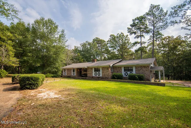 $225,000 | 74 Timberlane Road, Monticello, MS 39654