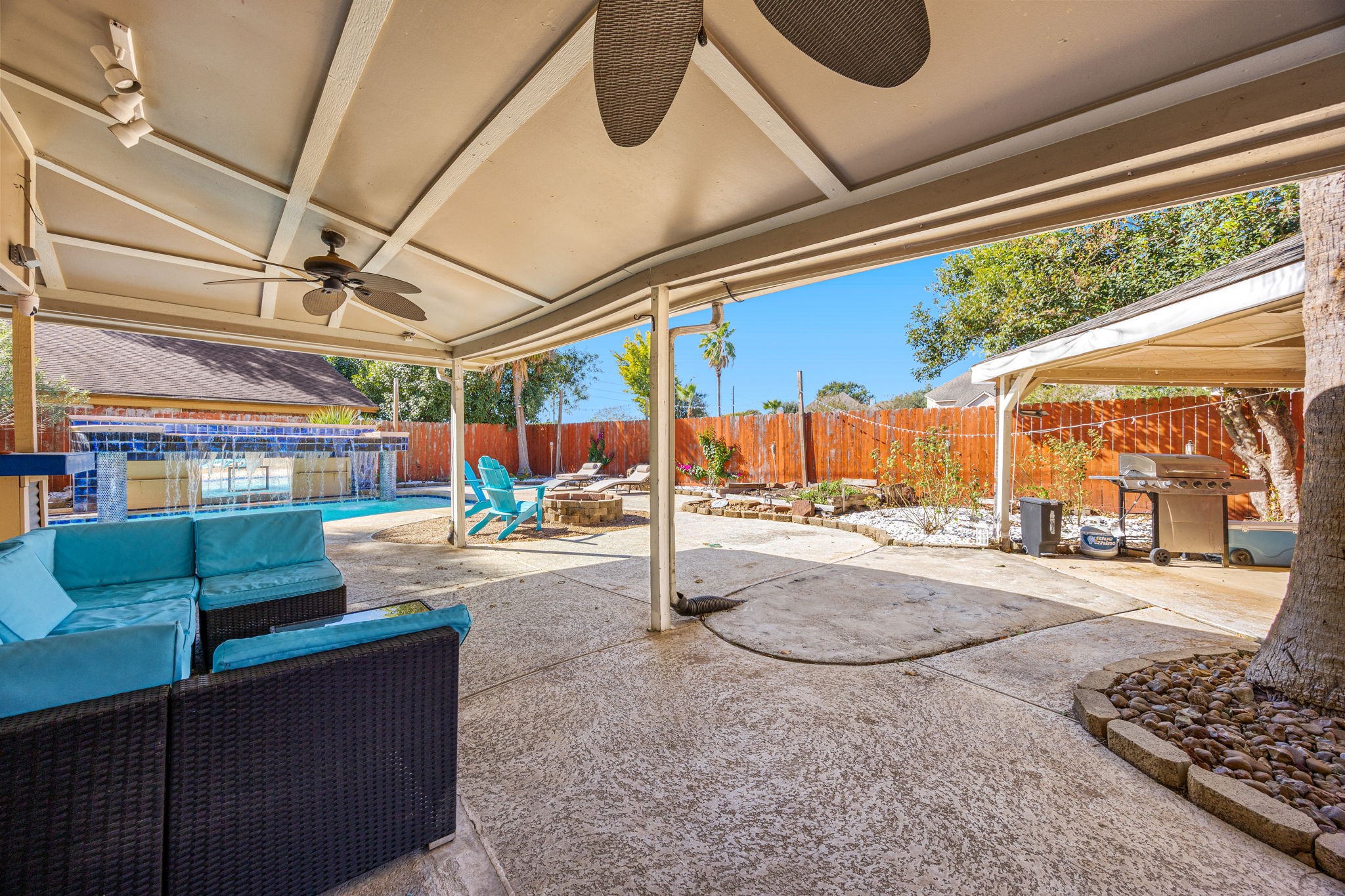 9907 Gold Cup Way Houston, TX 77065 - Photo 27 of 39 a view of a porch with furniture