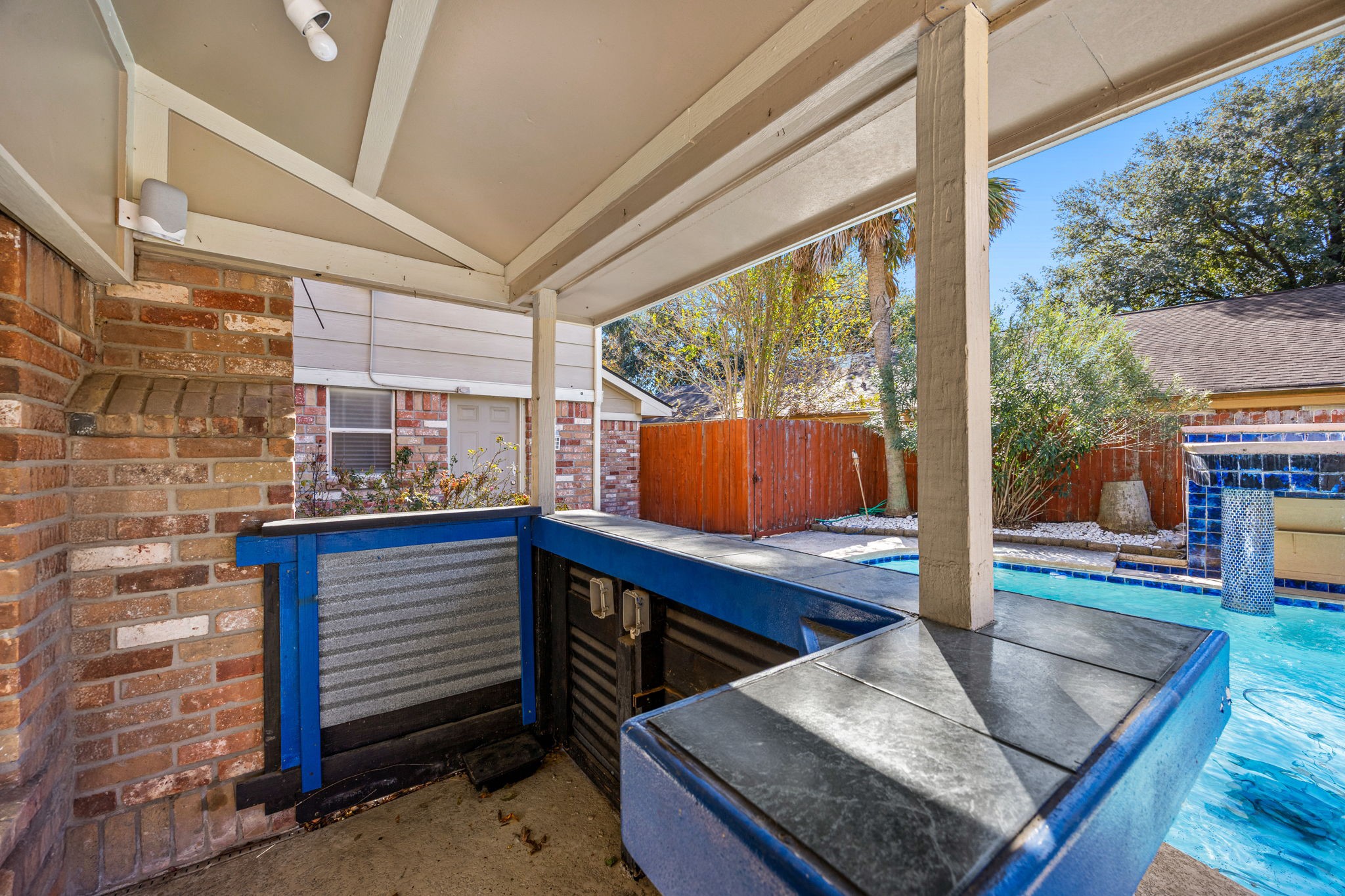 9907 Gold Cup Way Houston, TX 77065 - Photo 29 of 39 a view of deck with furniture and garden