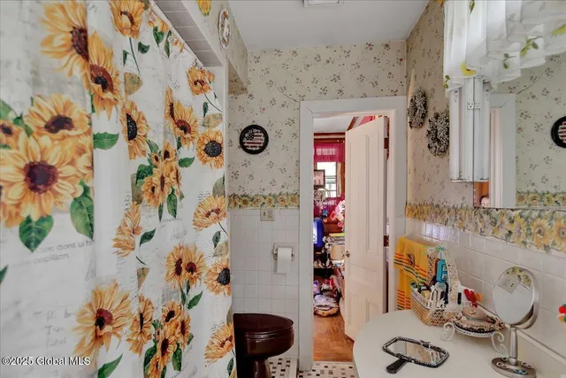 $299,000 | 253 Guy Park Avenue, Amsterdam, NY 12010