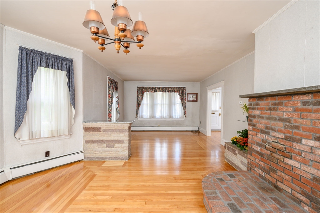 47 Merrymount Road Quincy, MA 02169 - Photo 8 of 32 Gallery Image 8