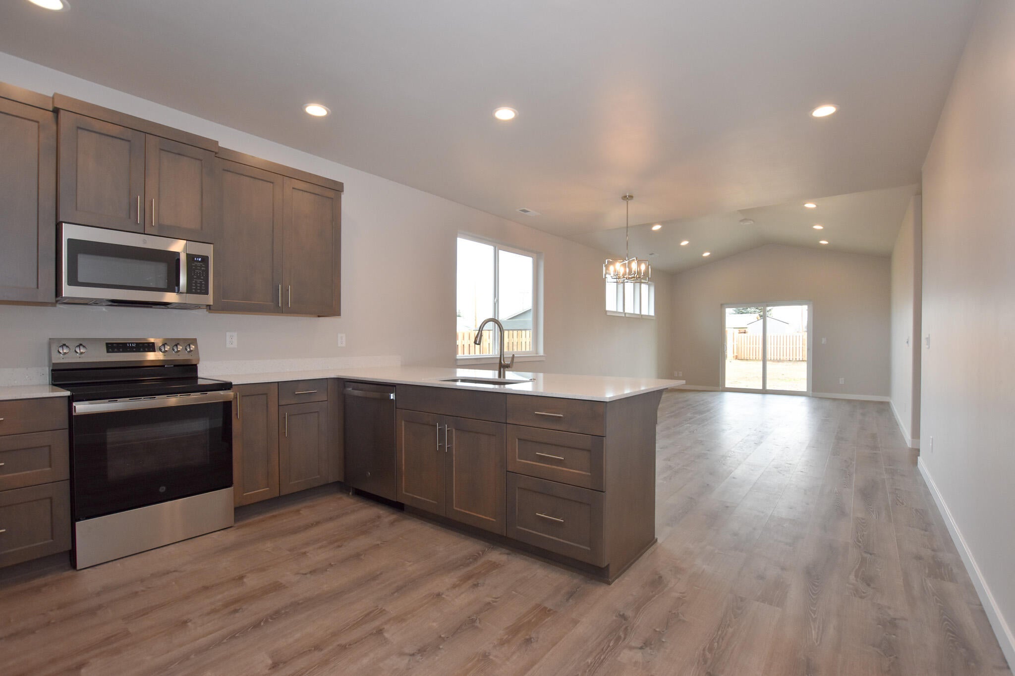 2364 Southwest 25th Street Redmond, OR 97756 - Photo 5 of 22 #5