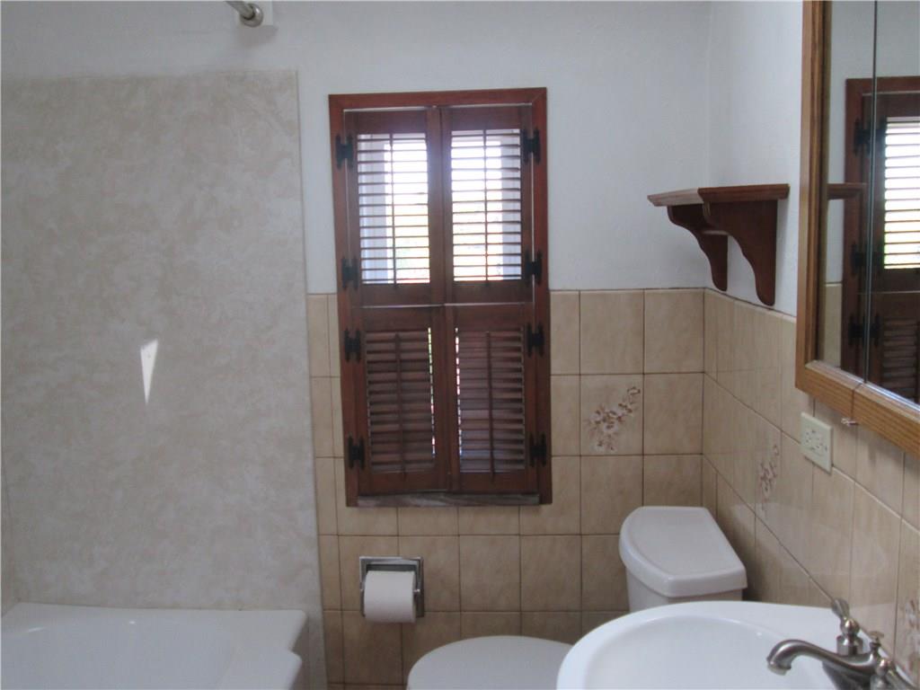 4313 Hamilton Road Pittsburgh, PA 15234 - Photo 14 of 25 Gallery Image 14