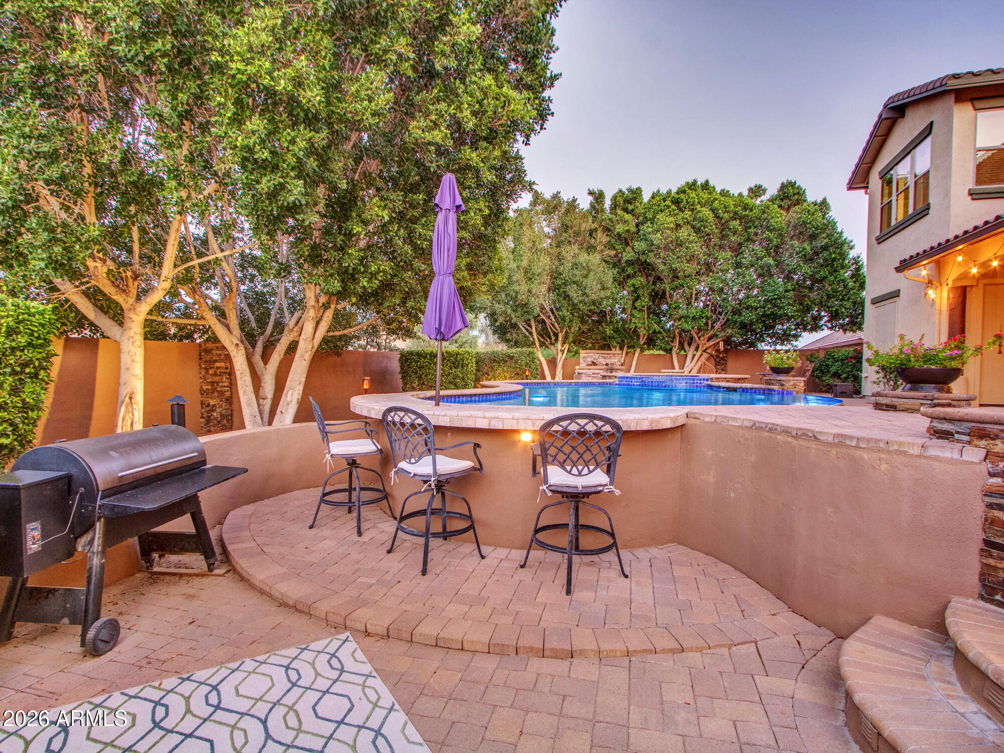 5724 West Rowel Road Phoenix, AZ 85083 - Photo 93 of 101 02-Evening_Swim-up-Bar-&-kitchen-(3)