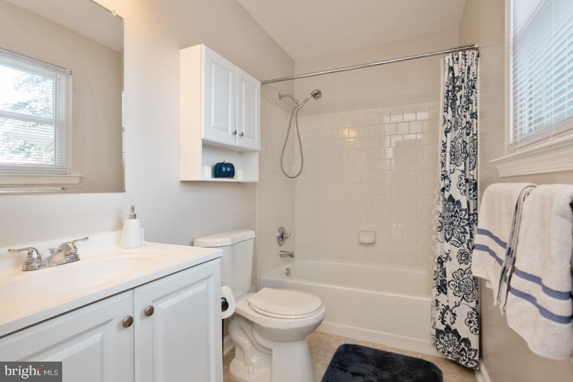 10331 Abbott Road Manassas, VA 20110 - Photo 15 of 31 Primary Bath