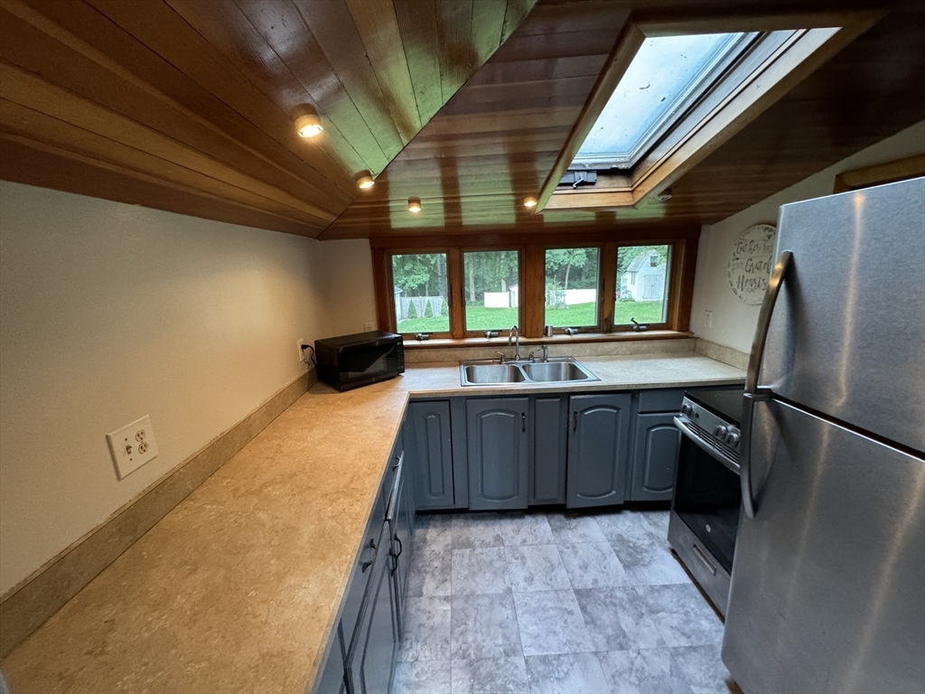 6 Wareham Street Carver, MA 02330 - Photo 16 of 24 Gallery Image 16