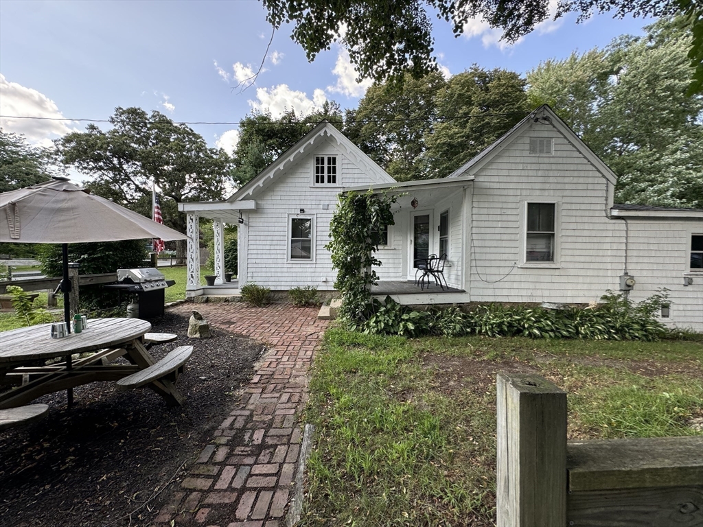 6 Wareham Street Carver, MA 02330 - Photo 5 of 24 Gallery Image 5