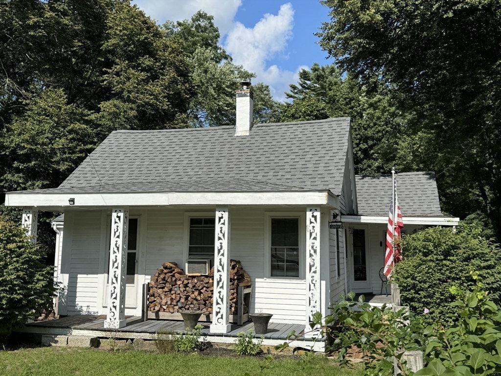 6 Wareham Street Carver, MA 02330 - Photo 7 of 24 Gallery Image 7