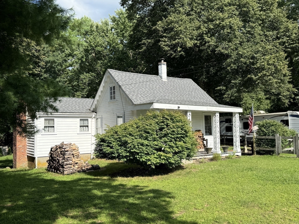 6 Wareham Street Carver, MA 02330 - Photo 8 of 24 Gallery Image 8