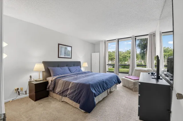 $200,000 | 6815 Willow Wood Drive, Unit 4023, Boca Raton, FL 33434