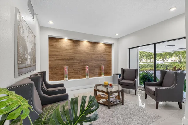 $200,000 | 6815 Willow Wood Drive, Unit 4023, Boca Raton, FL 33434