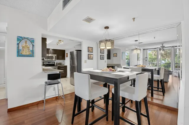 $200,000 | 6815 Willow Wood Drive, Unit 4023, Boca Raton, FL 33434