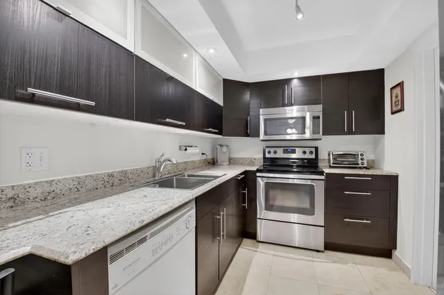 $200,000 | 6815 Willow Wood Drive, Unit 4023, Boca Raton, FL 33434