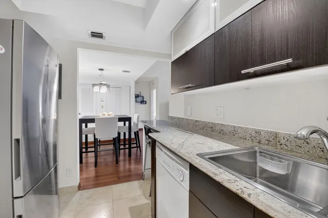 $200,000 | 6815 Willow Wood Drive, Unit 4023, Boca Raton, FL 33434