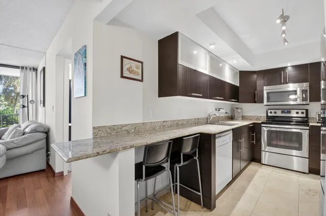 $200,000 | 6815 Willow Wood Drive, Unit 4023, Boca Raton, FL 33434