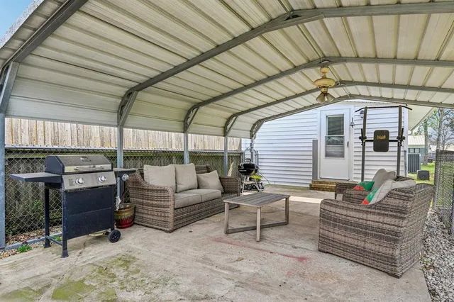 $250,000 | 405 Willard-Hall Street, Leonard, TX 75452