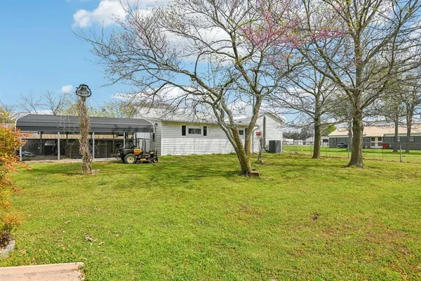 $235,000 | 405 Willard-Hall Street, Leonard, TX 75452