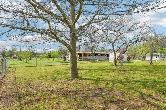 $250,000 | 405 Willard-Hall Street, Leonard, TX 75452