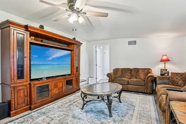 $235,000 | 405 Willard-Hall Street, Leonard, TX 75452