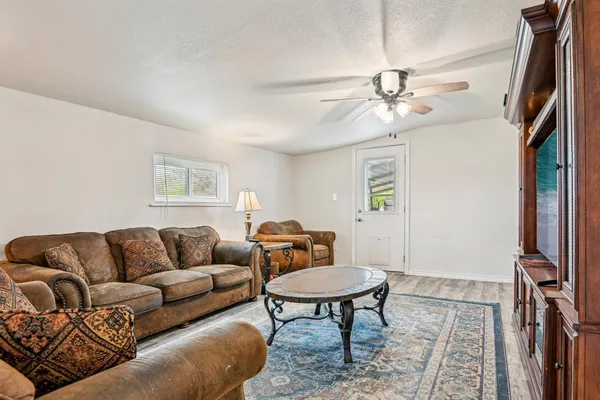 $235,000 | 405 Willard-Hall Street, Leonard, TX 75452