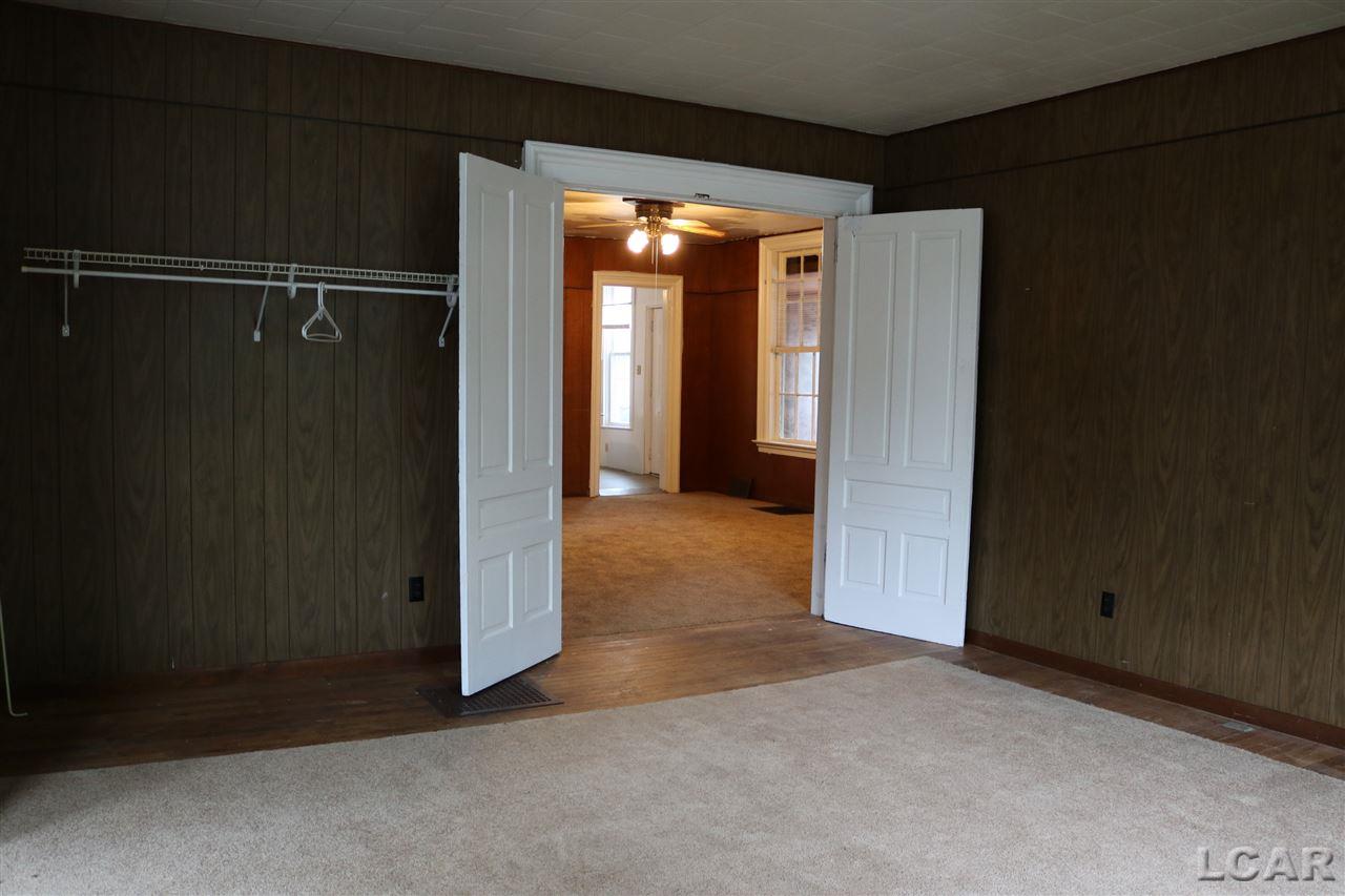 446 Merrick Street Adrian, MI 49221 - Photo 18 of 25 31318609-17.JPG