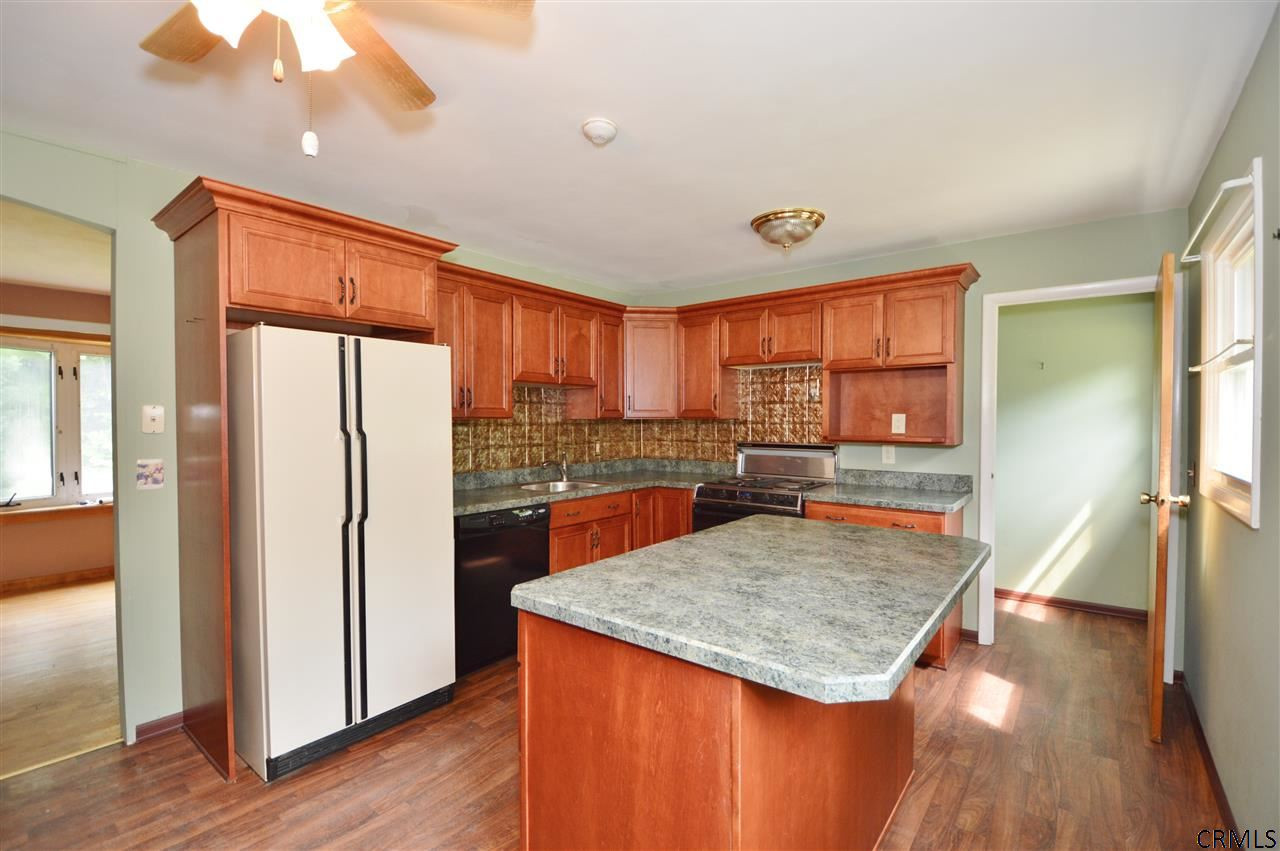 20 Island View Road Colonie, NY 12047 - Photo 2 of 10 Photo 2
