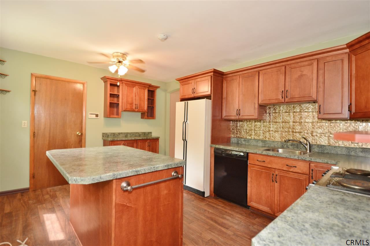 20 Island View Road Colonie, NY 12047 - Photo 3 of 10 Photo 3