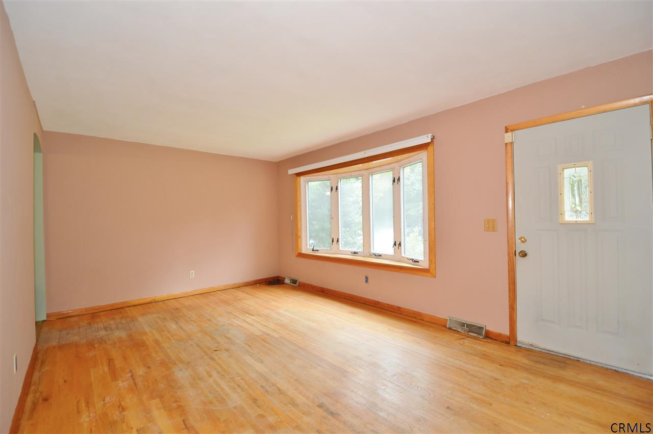 20 Island View Road Colonie, NY 12047 - Photo 5 of 10 Photo 5