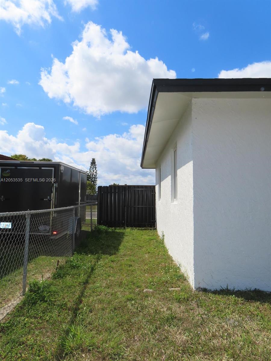 95 Southwest 17th Terrace Homestead, FL 33030 - Photo 15 of 48