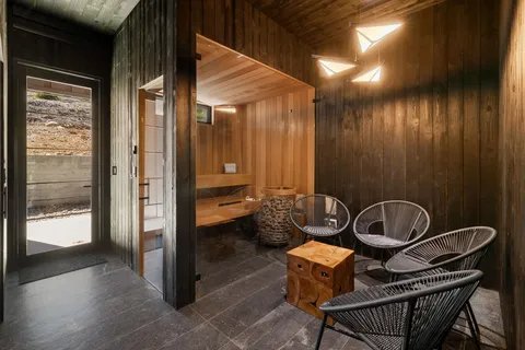 $2,875,000 | 15612 Ski Slope Way, Truckee, CA 96161