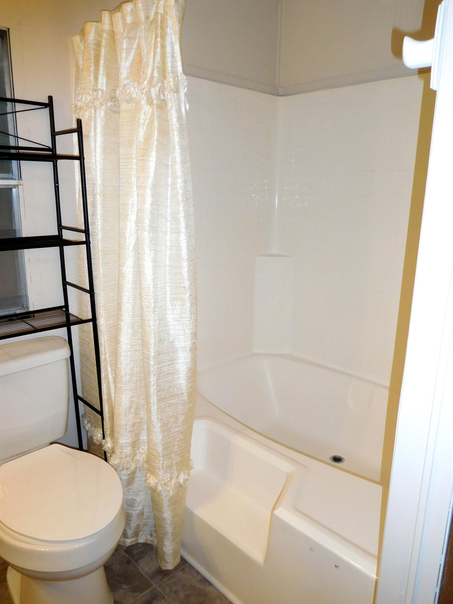 1032 Kaity Brooke Road Portland, TN 37148 - Photo 9 of 23 Master bath with large tub and shower.