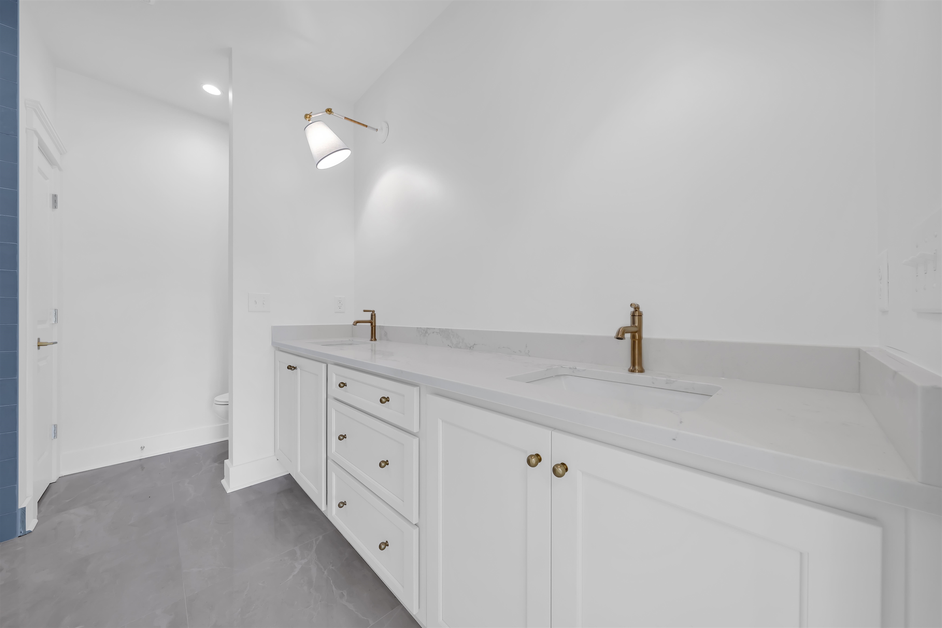 674 Oleander Street Gulf Shores, AL 36542 - Photo 16 of 33 Bathroom