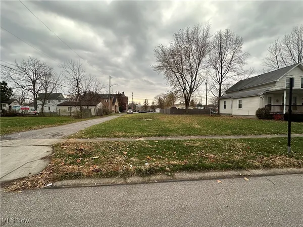 $15,000 | 416 13th Street, Elyria, OH 44035