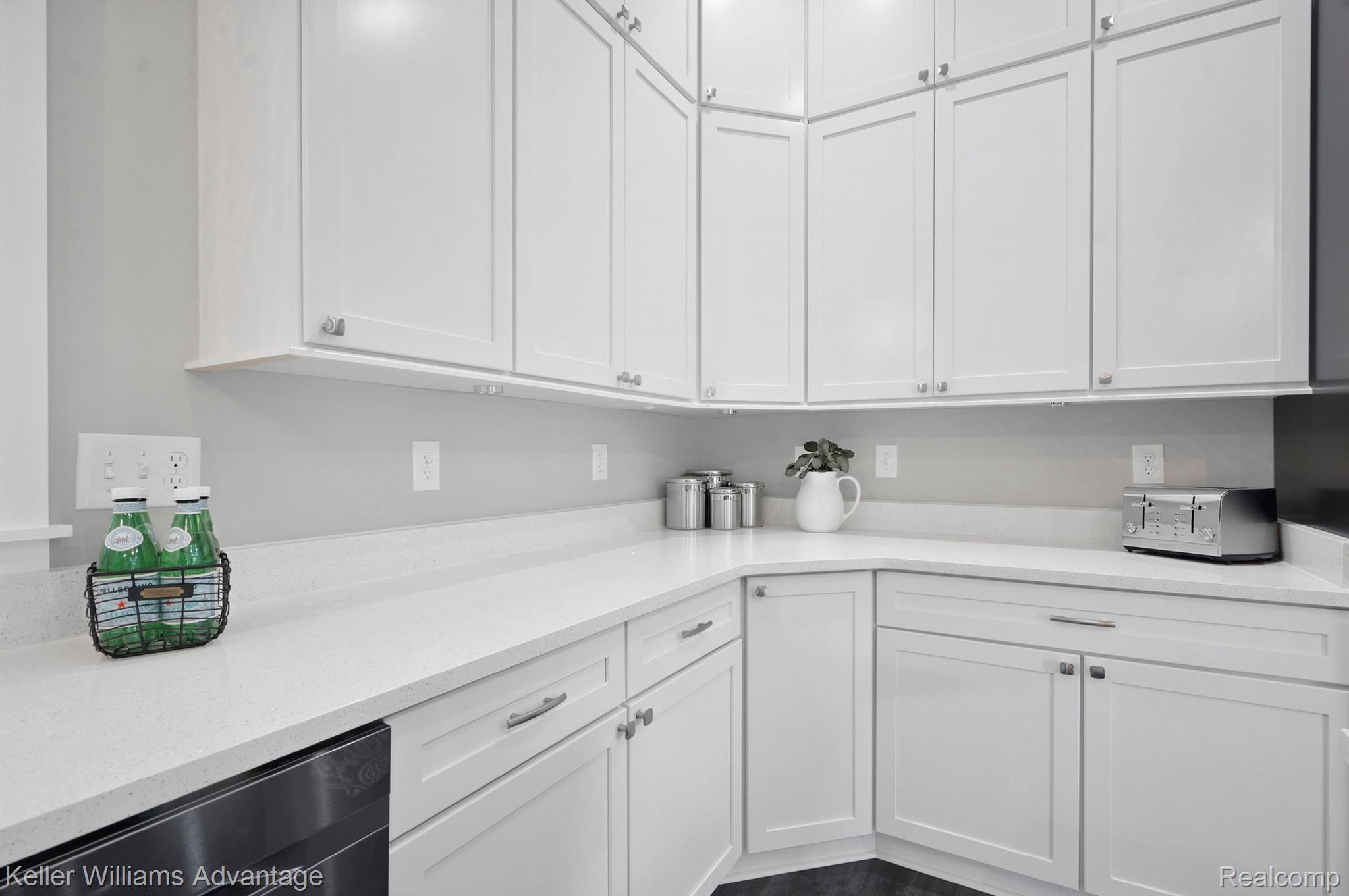 1013 East Marr Road Howell, MI 48855 - Photo 27 of 96 Gallery Image 27