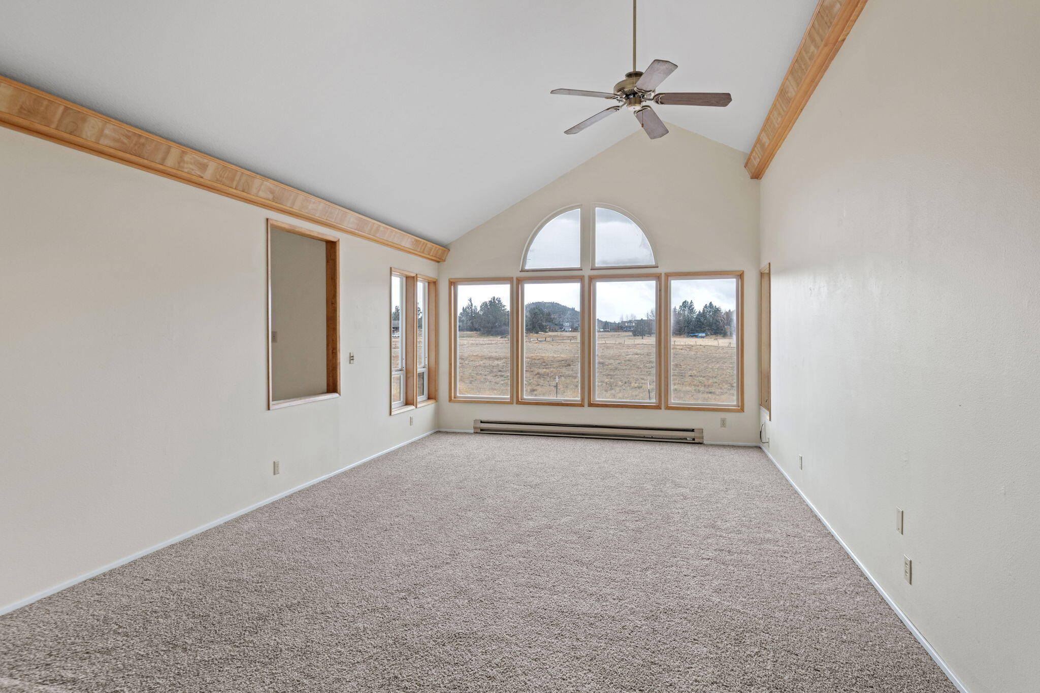 62540 Eagle Road Bend, OR 97701 - Photo 4 of 30 5-web-or-mls-DSC_4617