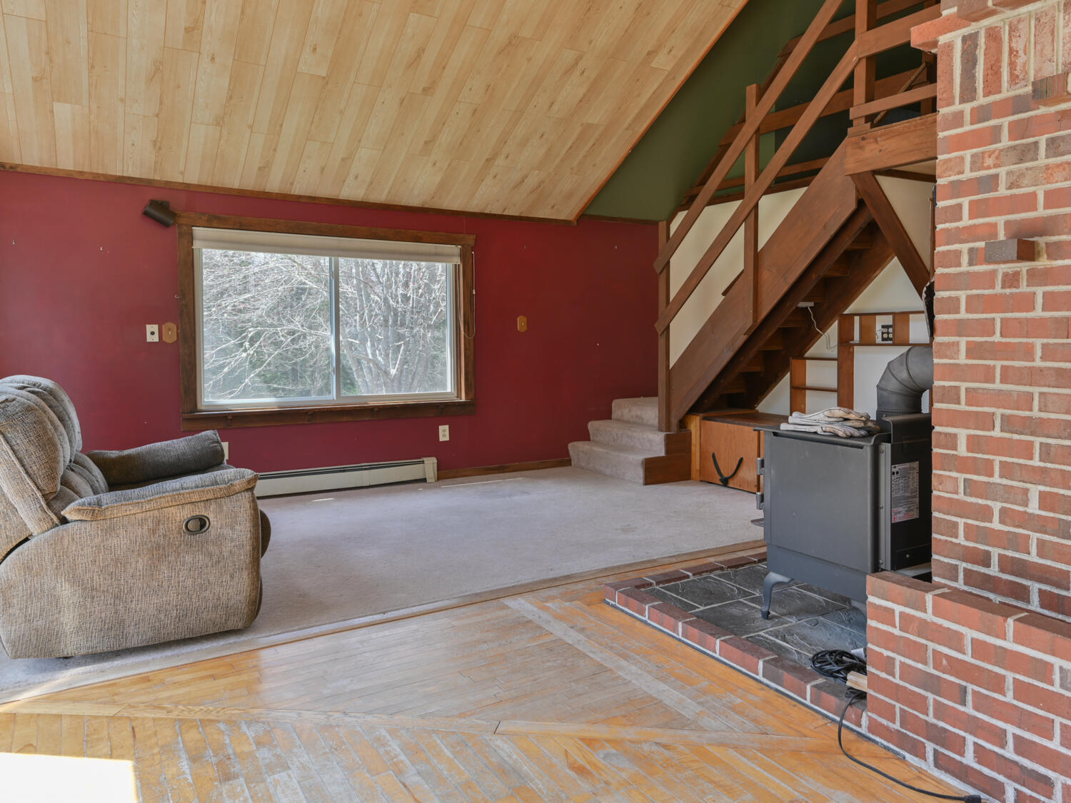 407 East Side Road Hancock, ME 04640 - Photo 22 of 47 Living room