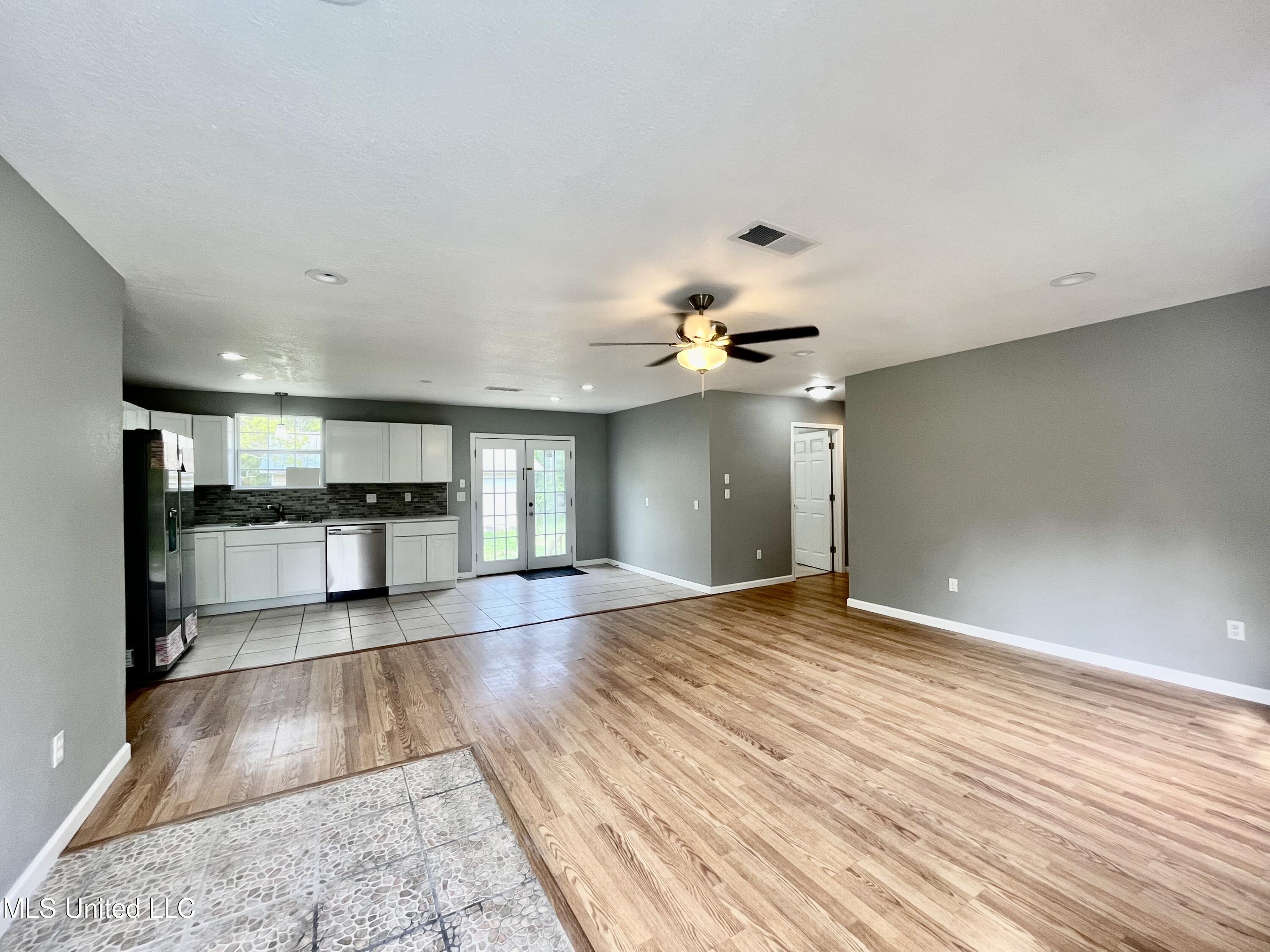 4472 Pierce Road D'Iberville, MS 39540 - Photo 3 of 17 B56C4C49-2ADD-4A68-A183-F7855448E197