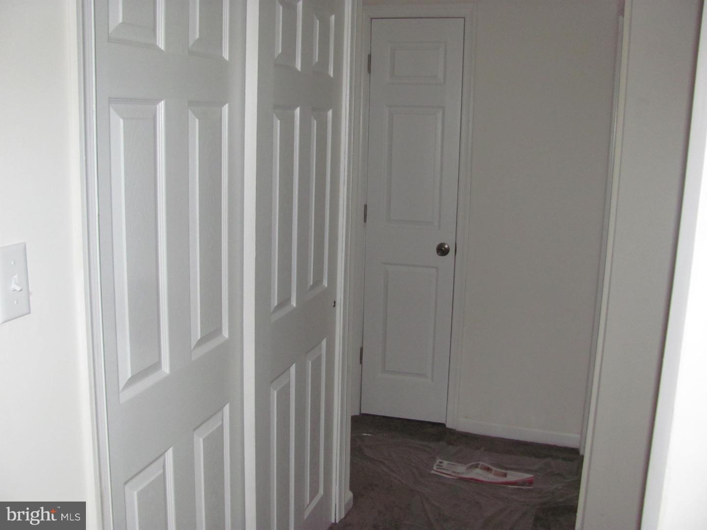 8 Ritchie Drive New Castle, DE 19720 - Photo 11 of 20 Hallway