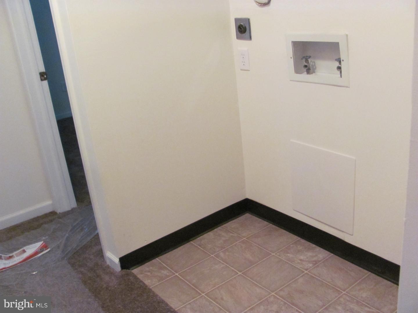 8 Ritchie Drive New Castle, DE 19720 - Photo 17 of 20 Laundry Room
