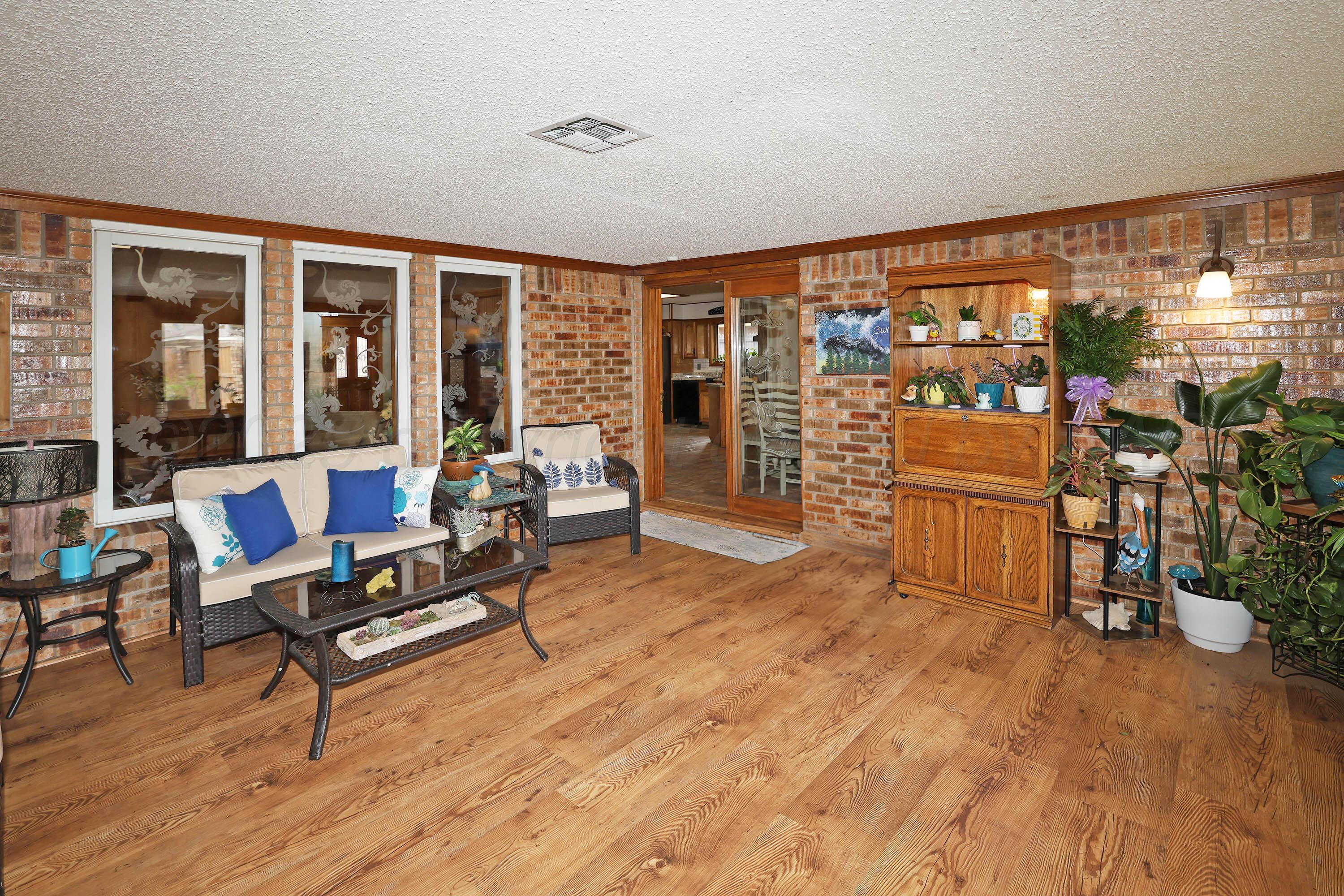 3508 Reeder Drive Amarillo, TX 79119 - Photo 15 of 34 14-Sunroom