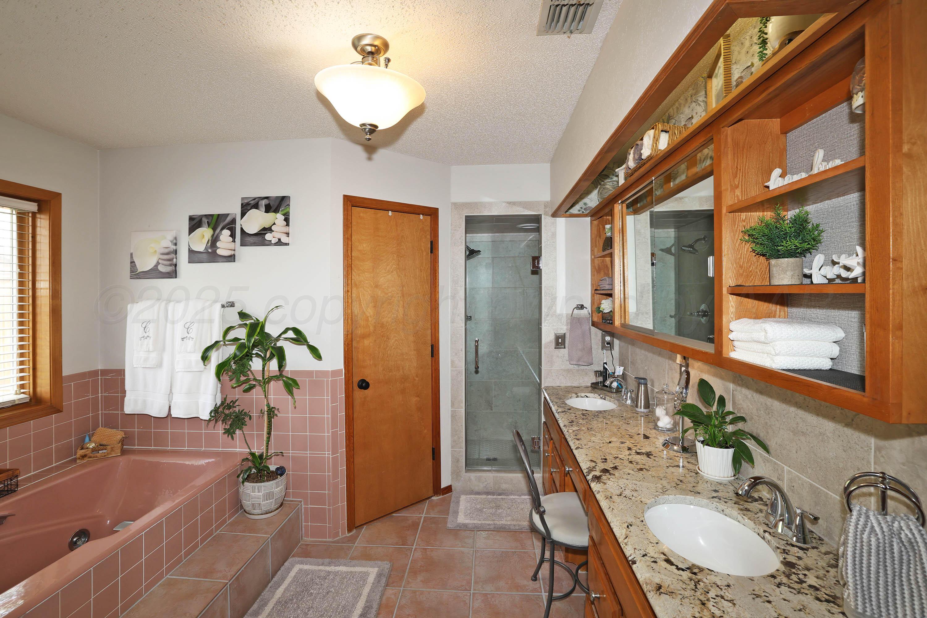 3508 Reeder Drive Amarillo, TX 79119 - Photo 20 of 34 19-Primary Bath