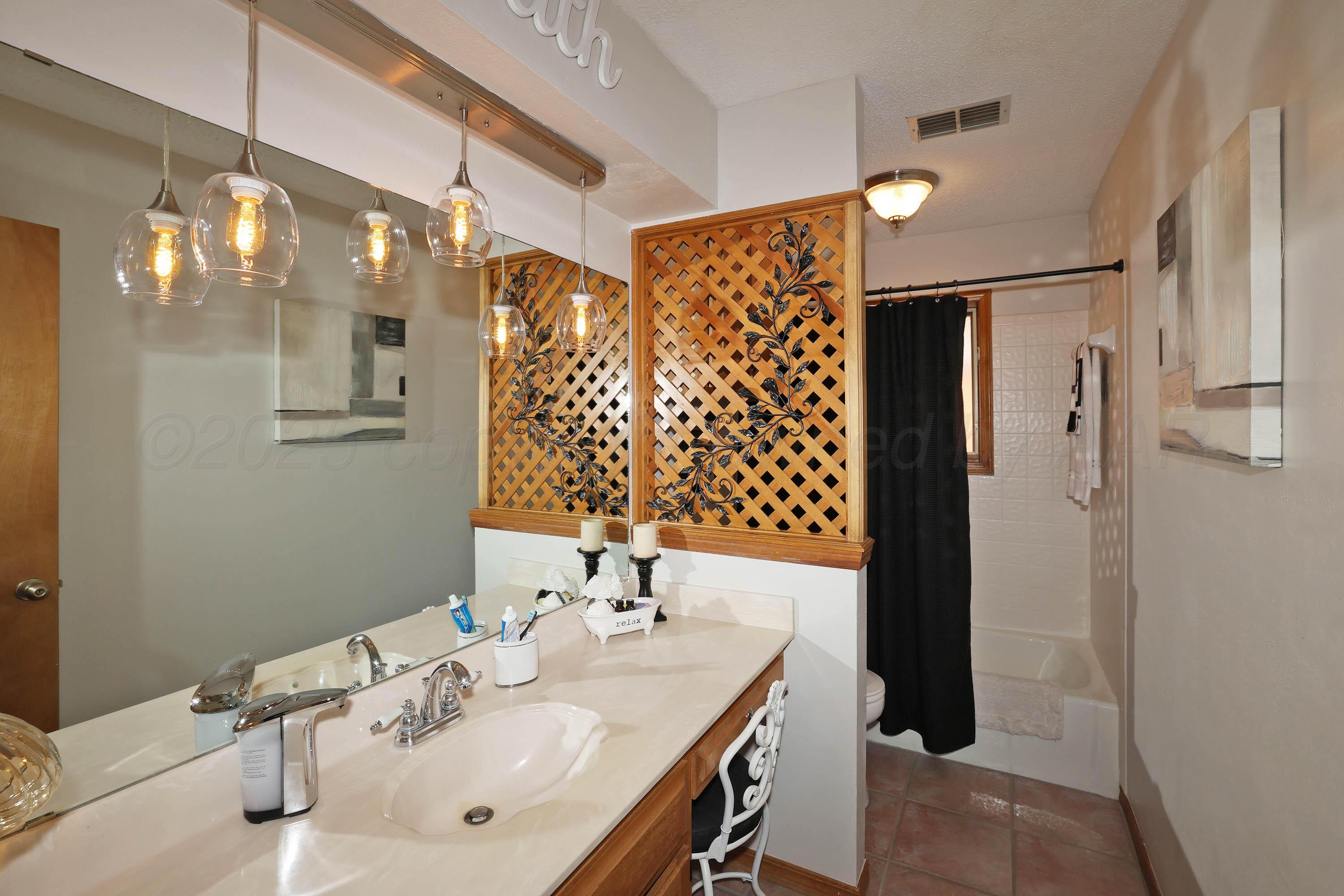 3508 Reeder Drive Amarillo, TX 79119 - Photo 27 of 34 26-Bathroom