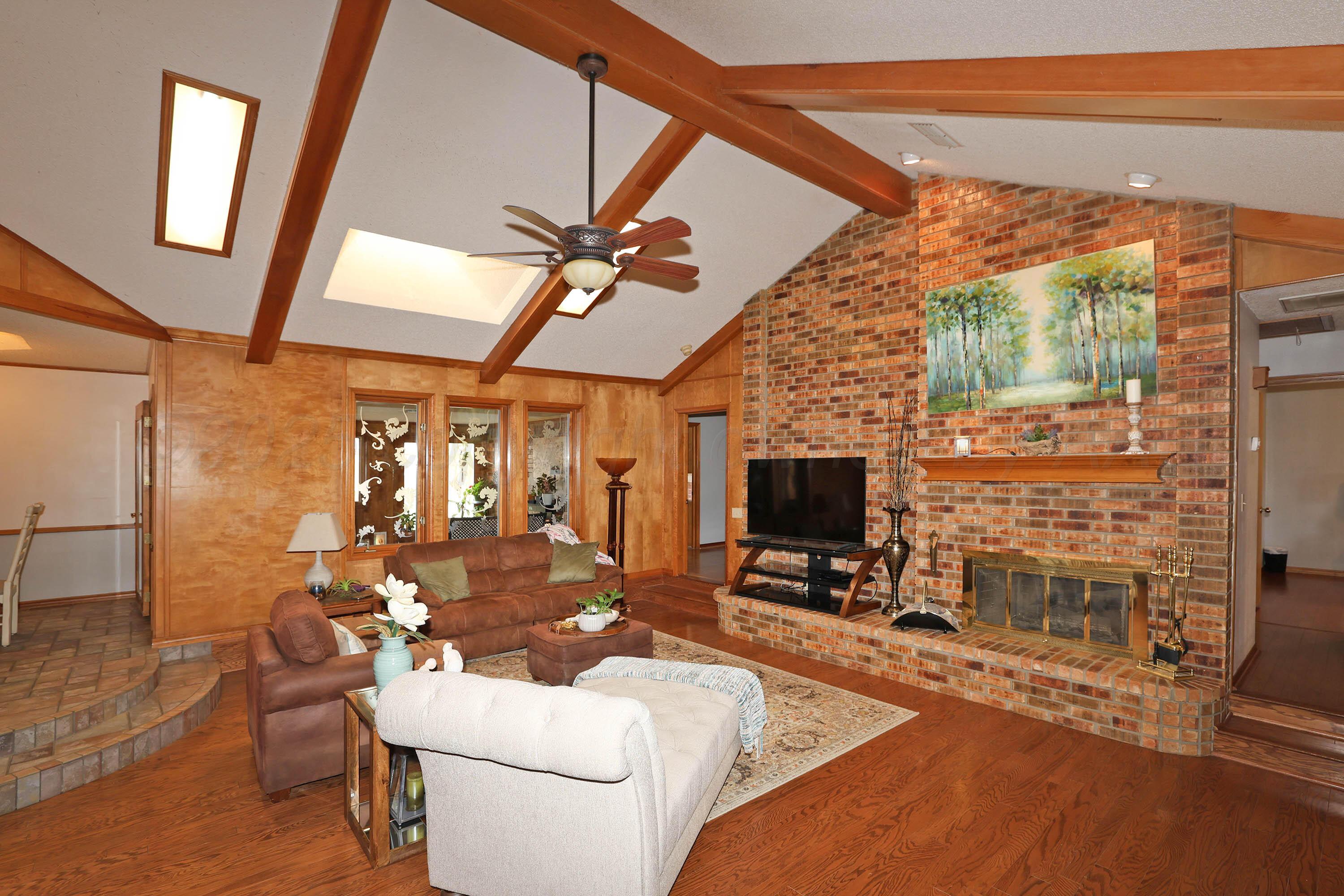 3508 Reeder Drive Amarillo, TX 79119 - Photo 5 of 34 4-Living Area