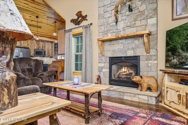 $739,900 | 424 Wilderness Lane, Jamestown, TN 38556