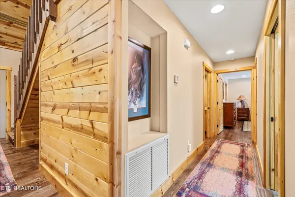 $739,900 | 424 Wilderness Lane, Jamestown, TN 38556