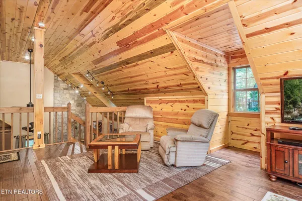 $739,900 | 424 Wilderness Lane, Jamestown, TN 38556