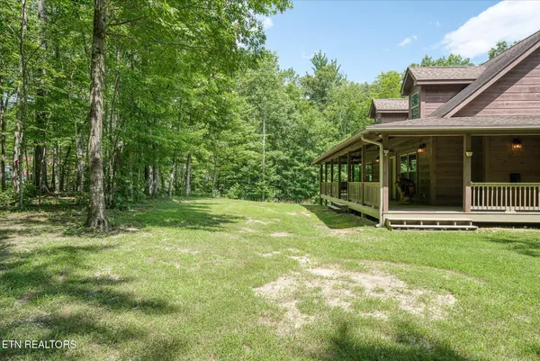 $739,900 | 424 Wilderness Lane, Jamestown, TN 38556