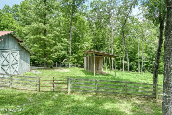 $739,900 | 424 Wilderness Lane, Jamestown, TN 38556